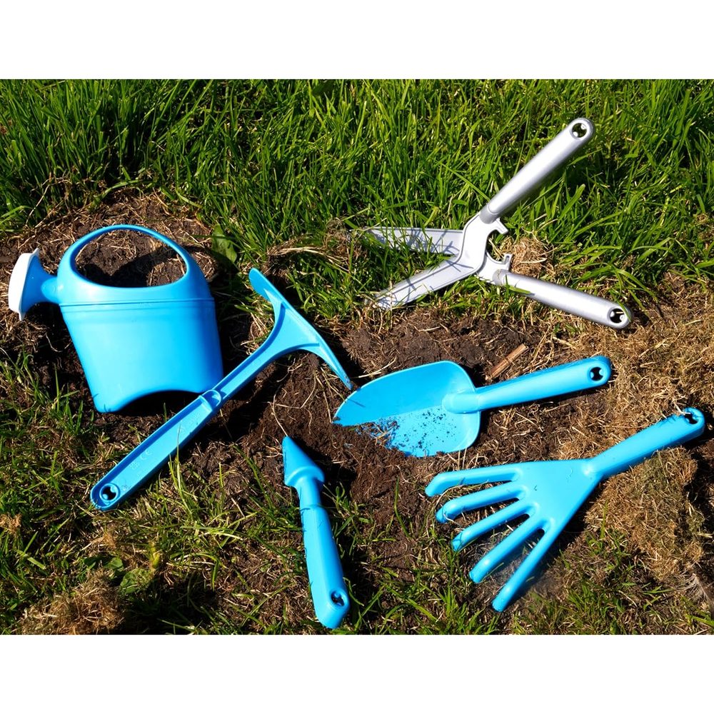 Toyland Bluey Garden Tool Set with Bucket and Watering Can, 9 Piece photo 4